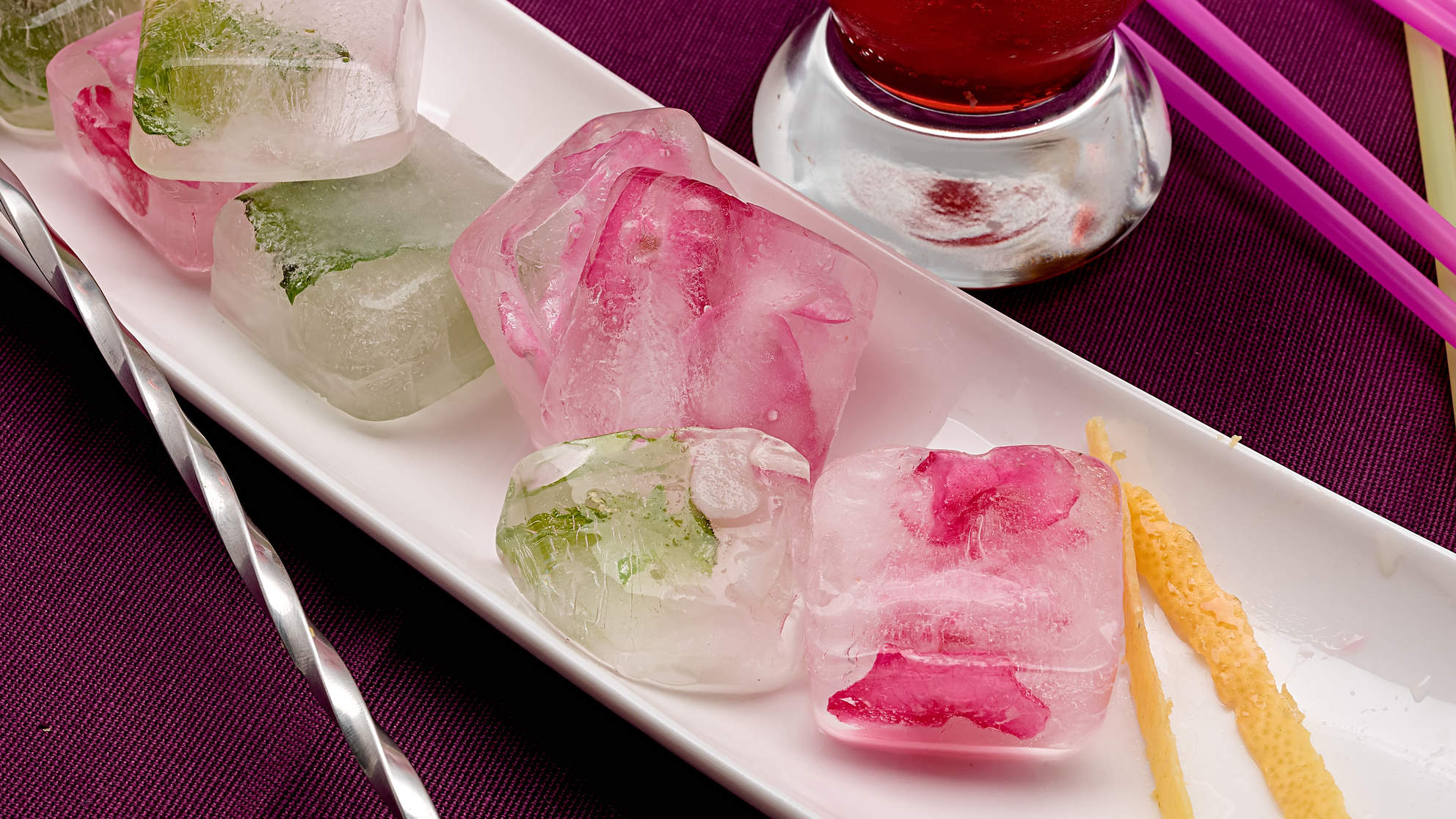 how to make pink ice cubes